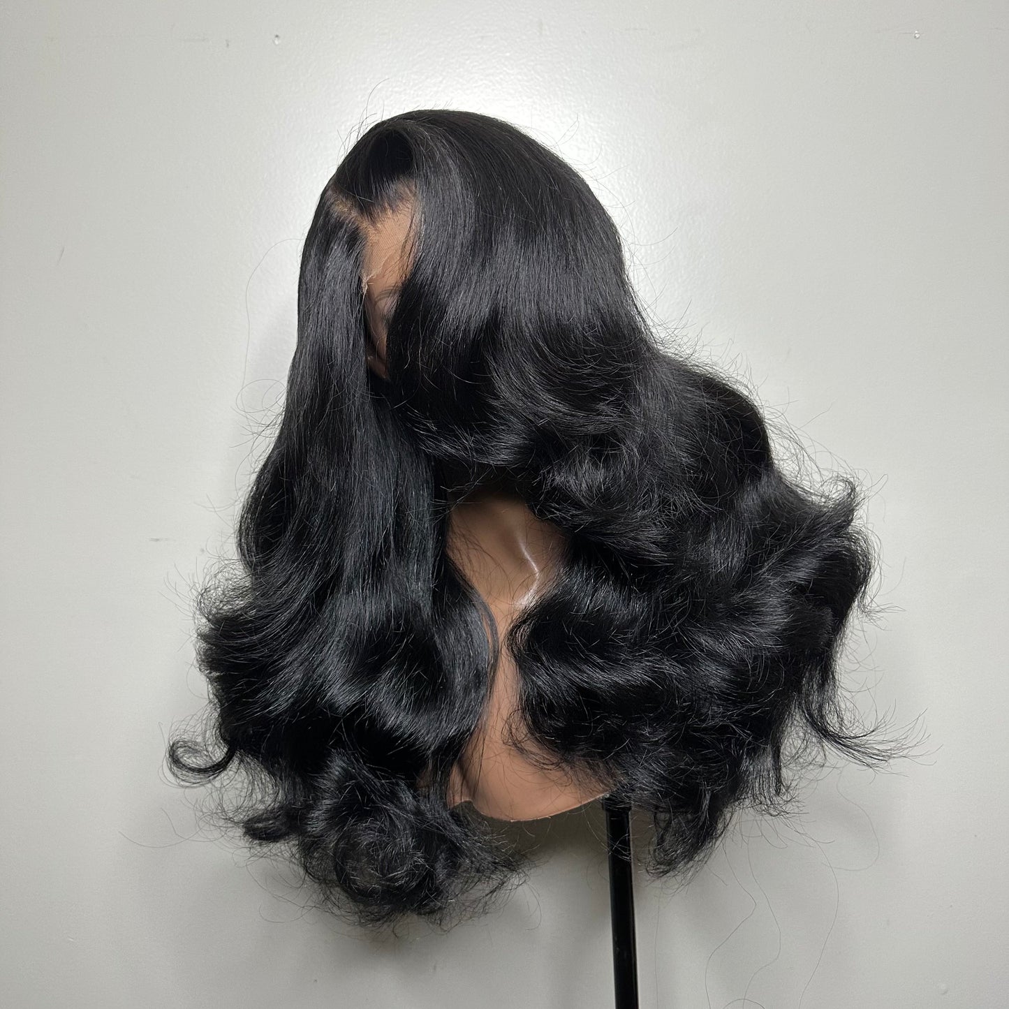 Mia - Pre Order Raw